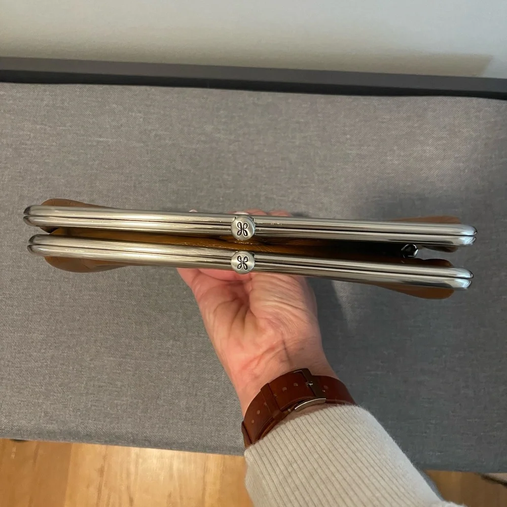 Beautiful Hobo clutch wallet! - Picture 4 of 9